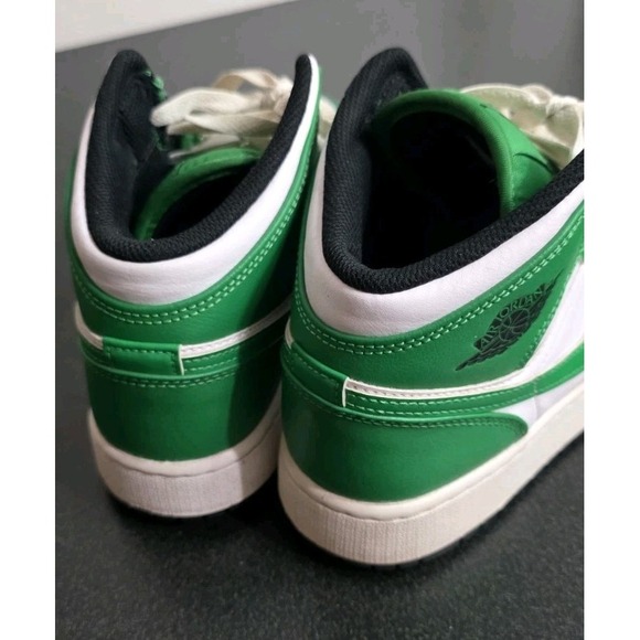 Nike Air Jordan 1 Mid Lucky Green Black White DQ8423-301 Kids 6Y W7 High Top EUC - Picture 2 of 6